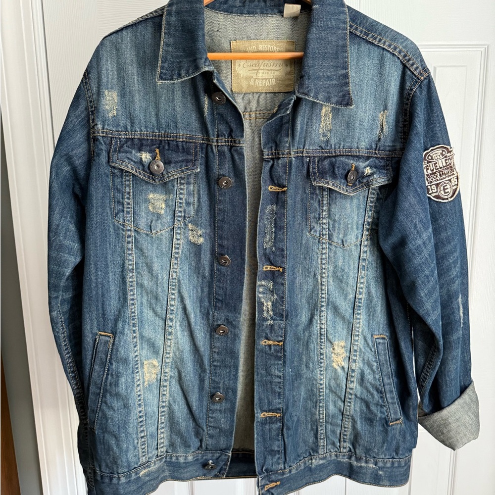 Distressed Denim Jacket with Patch. Jean jacket.